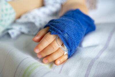 Child peripheral venous line Getty Images 1155509865